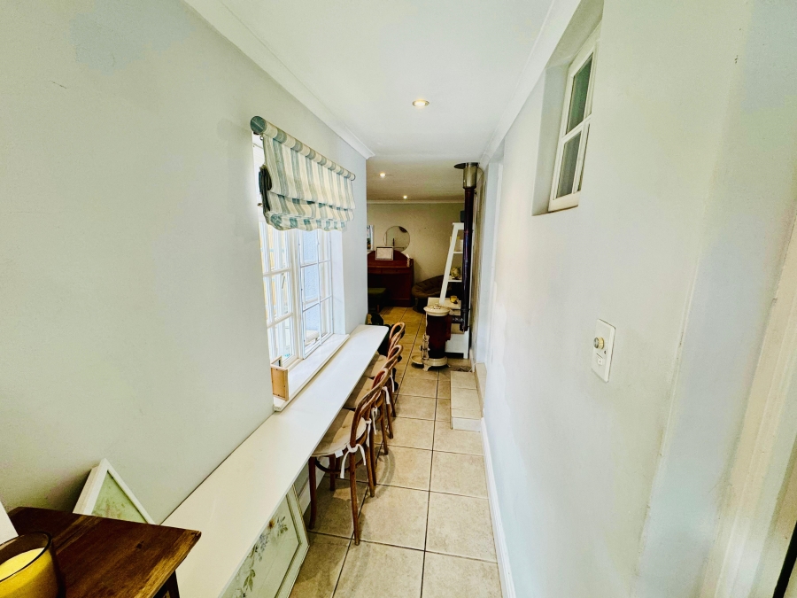 To Let 2 Bedroom Property for Rent in Tokai Western Cape